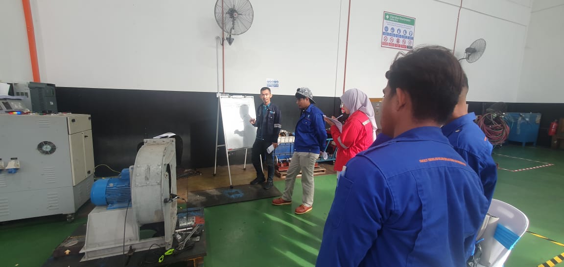 FTKKP STUDENTS EMBARK ON TECHNOLOGICAL ODYSSEY AT AMBOK ENGINEERING SDN. BHD.